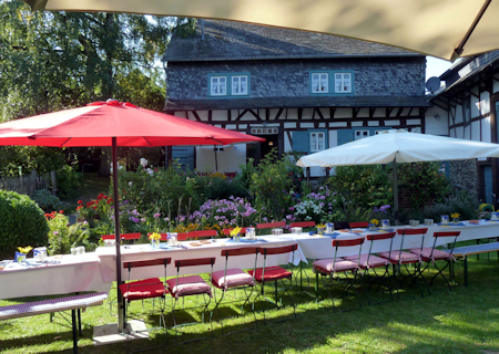 Flüchtlingshilfe 16